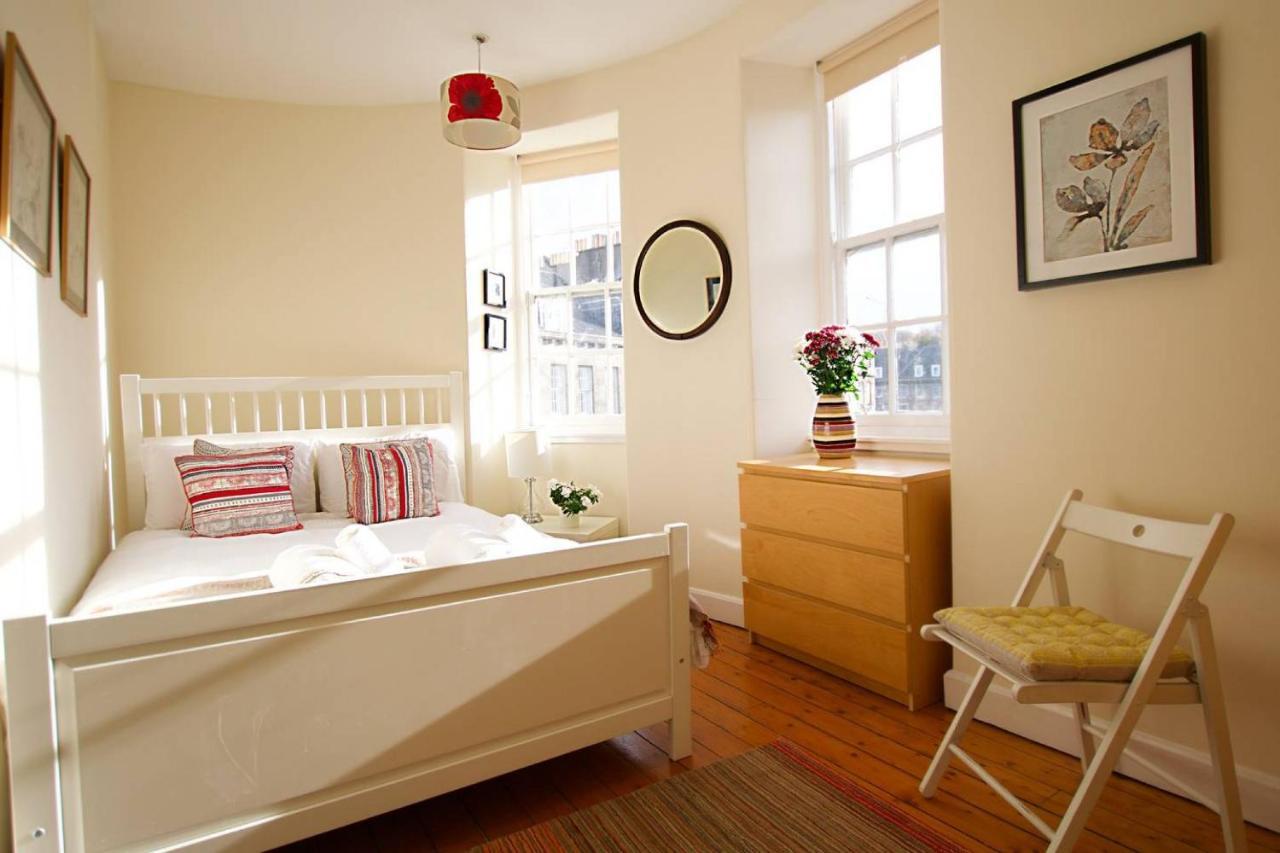 Joivy Bright Flat With Workspace In New Town EDI Exterior photo